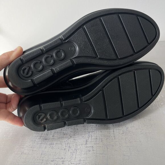 Ecco Skyler Black Leather Boots Womens 7 Waterproof Chelsea Bootie Low Wedge - Picture 7 of 13